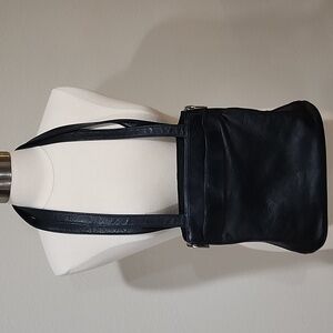 Frye Black Leather Shoulder Bag Classic Minimalist Full Side Zips